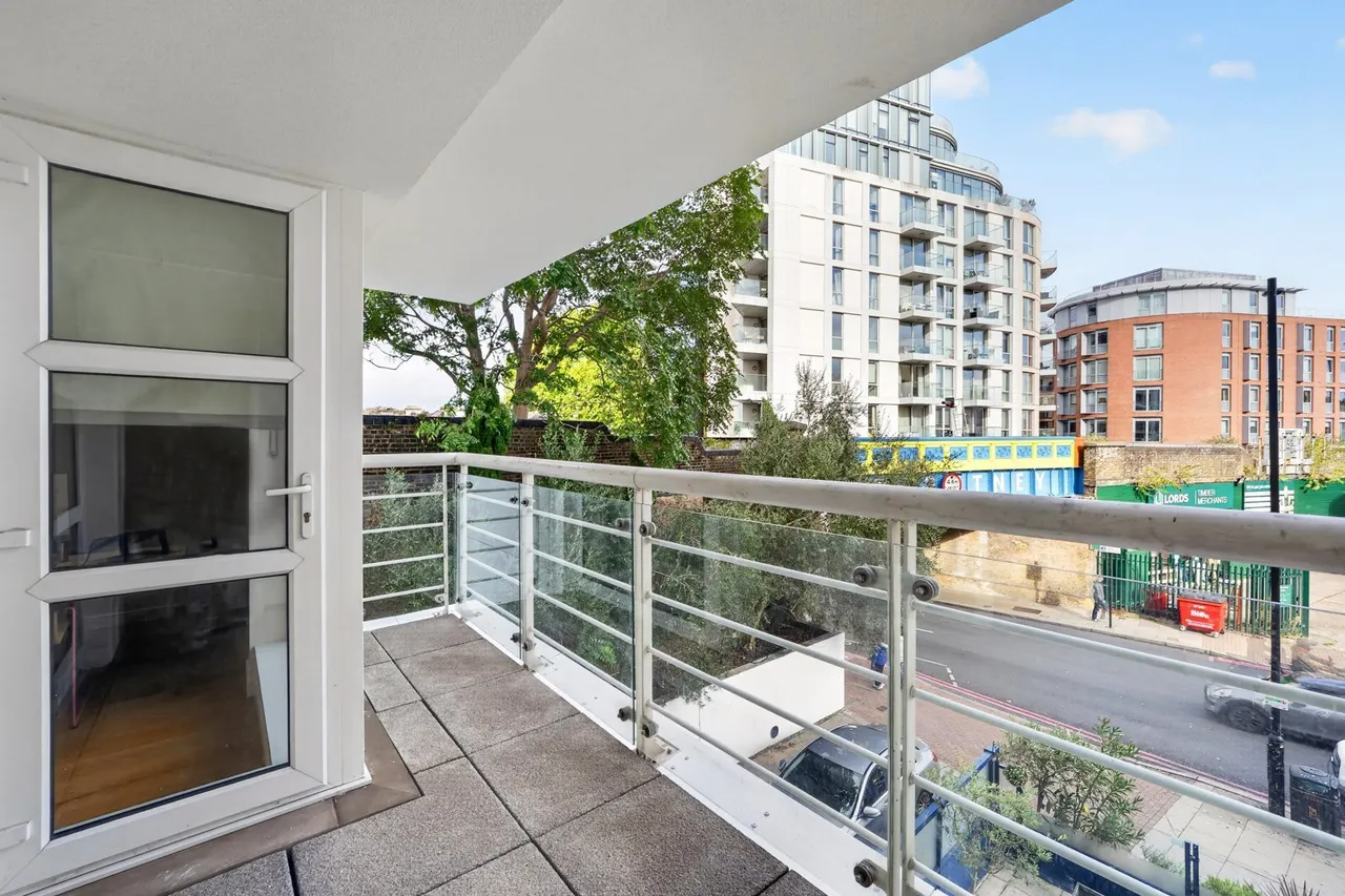 Upper Richmond Road, London, SW15, photo 6