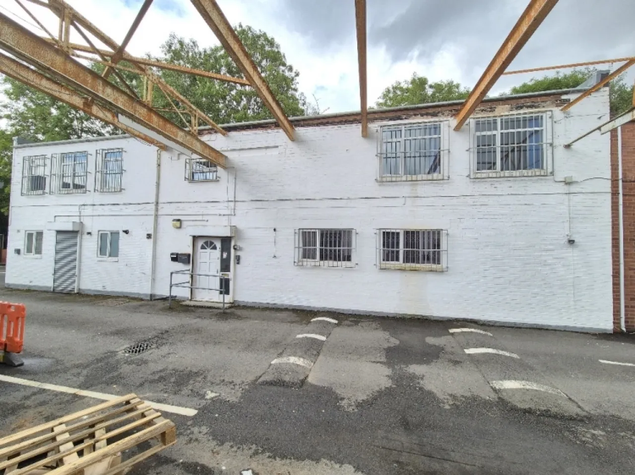 uk to rent — Probe House, Sterling Park, Clapgate lane, Birmingham, West Midlands, B32 3BU, UK