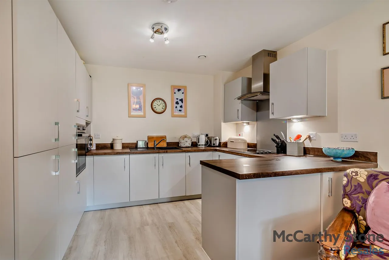 Summer Court, Burley In Wharfedale, LS29, photo 3