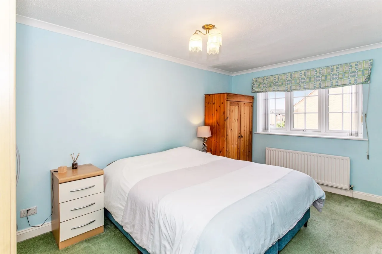 Chandler Gardens, Kettering, NN14, photo 15