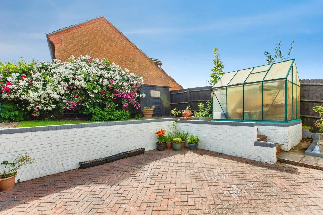 Chandler Gardens, Kettering, NN14, photo 12
