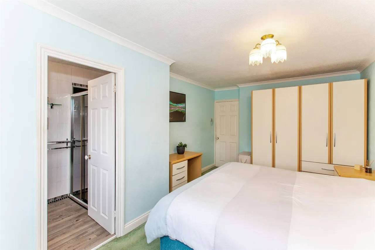 Chandler Gardens, Kettering, NN14, photo 13