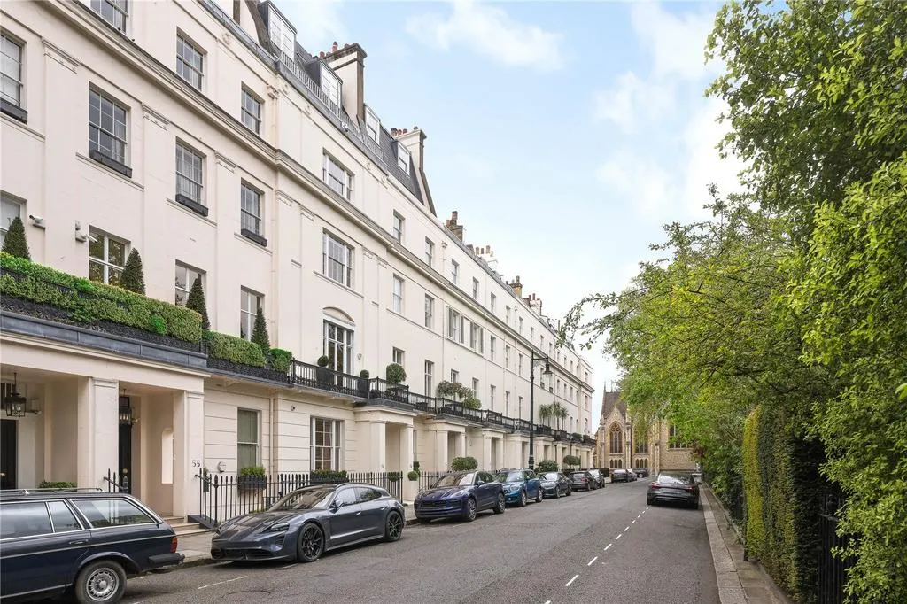 4 bed flat to rent, Chester Square, Belgravia, SW1W