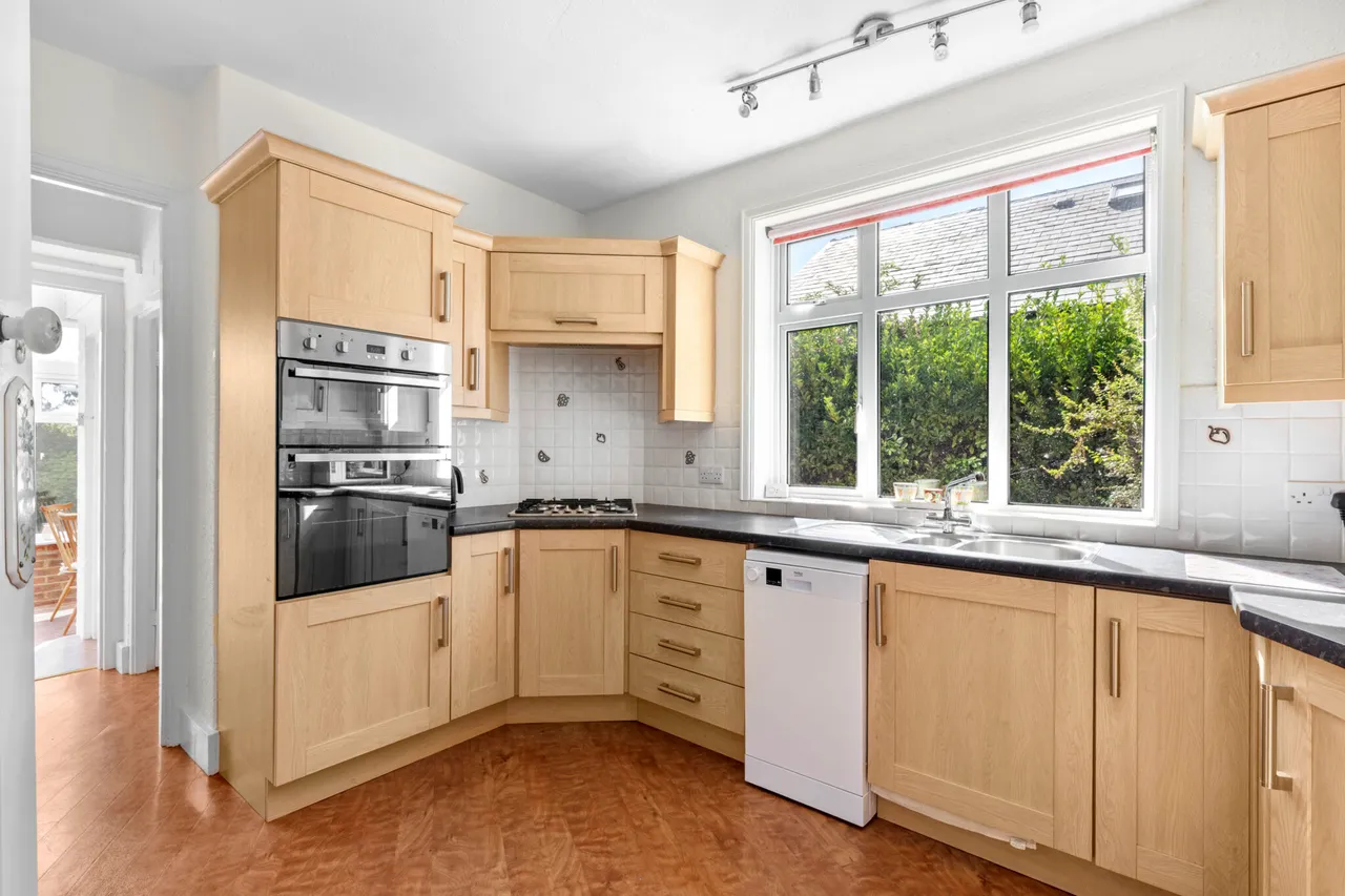 Wendover Road, Stoke Mandeville, HP22, photo 6
