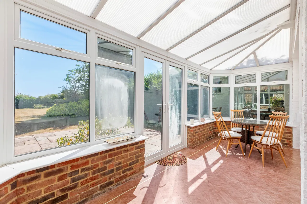 Wendover Road, Stoke Mandeville, HP22, photo 7