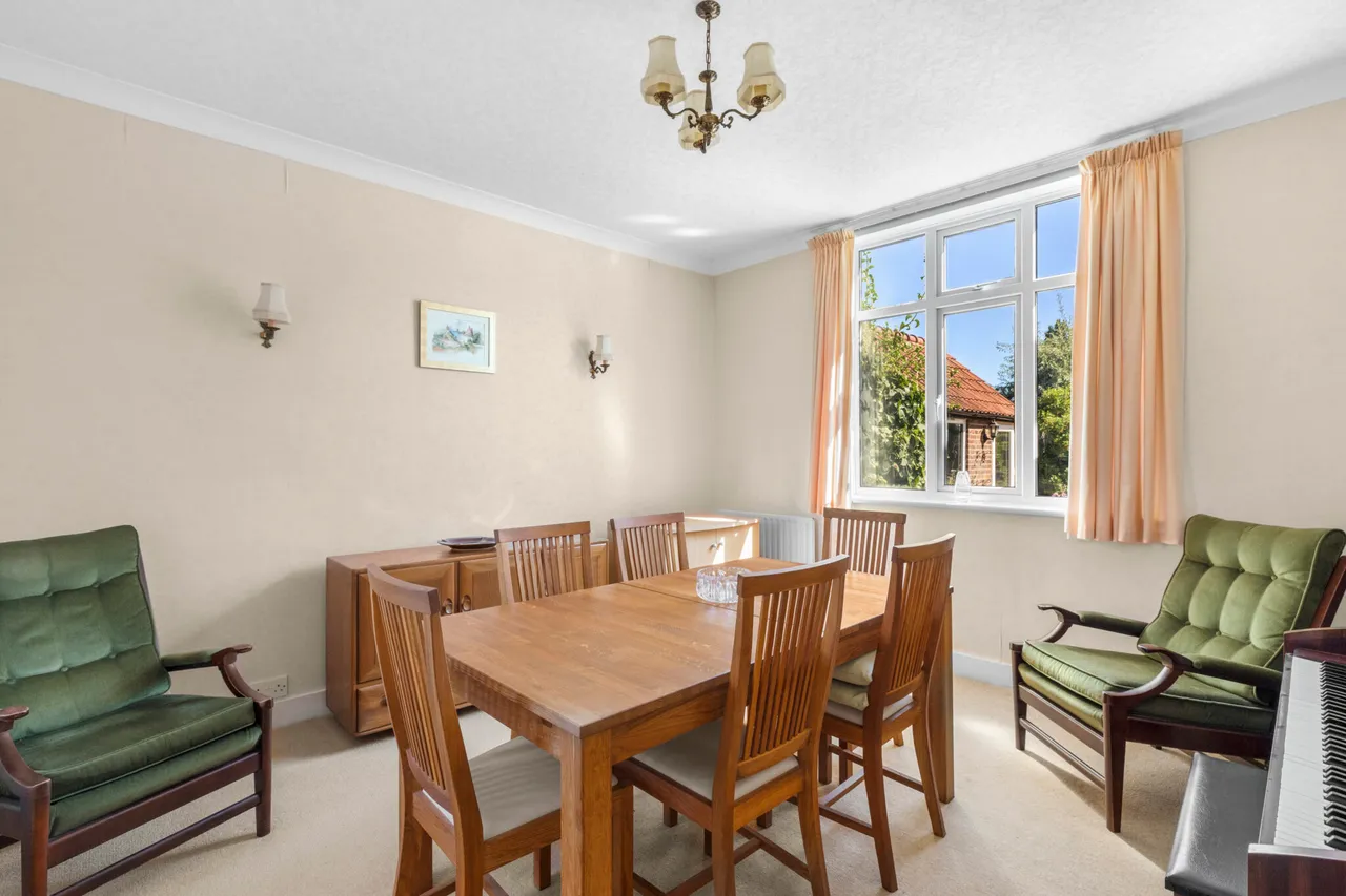 Wendover Road, Stoke Mandeville, HP22, photo 4