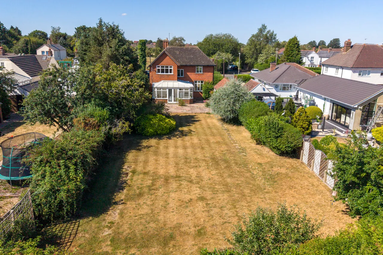Wendover Road, Stoke Mandeville, HP22, photo 2