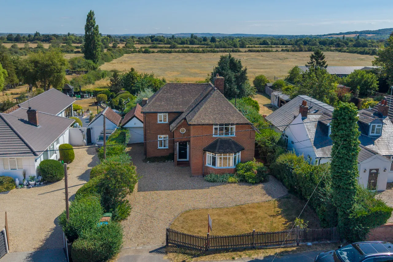 Wendover Road, Stoke Mandeville, HP22, photo 18
