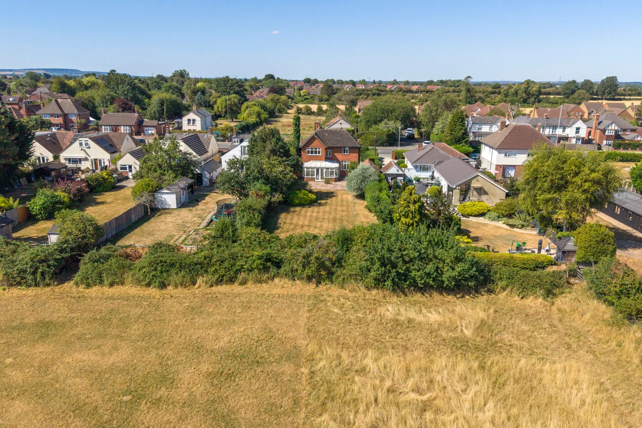 Wendover Road, Stoke Mandeville, HP22, photo 16
