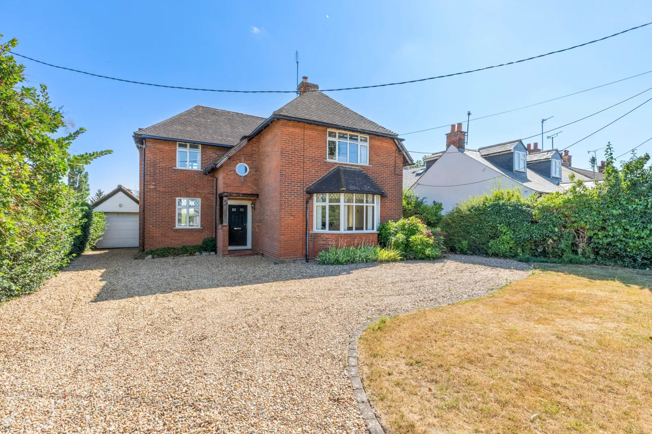 4 bed house for sale, Wendover Road, Stoke Mandeville, HP22