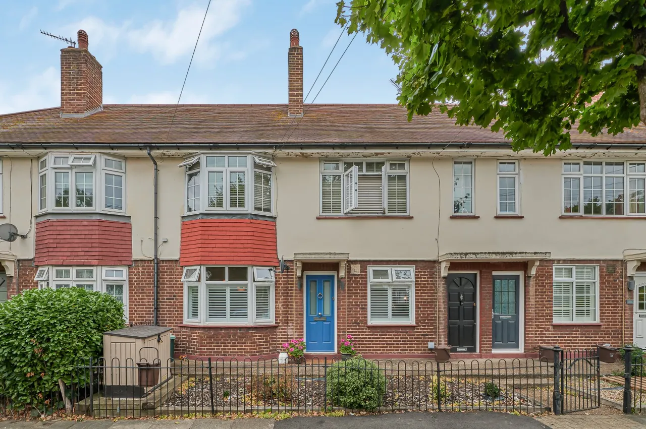 2 bed flat for sale — Godley Road, Earlsfield, London, SW18