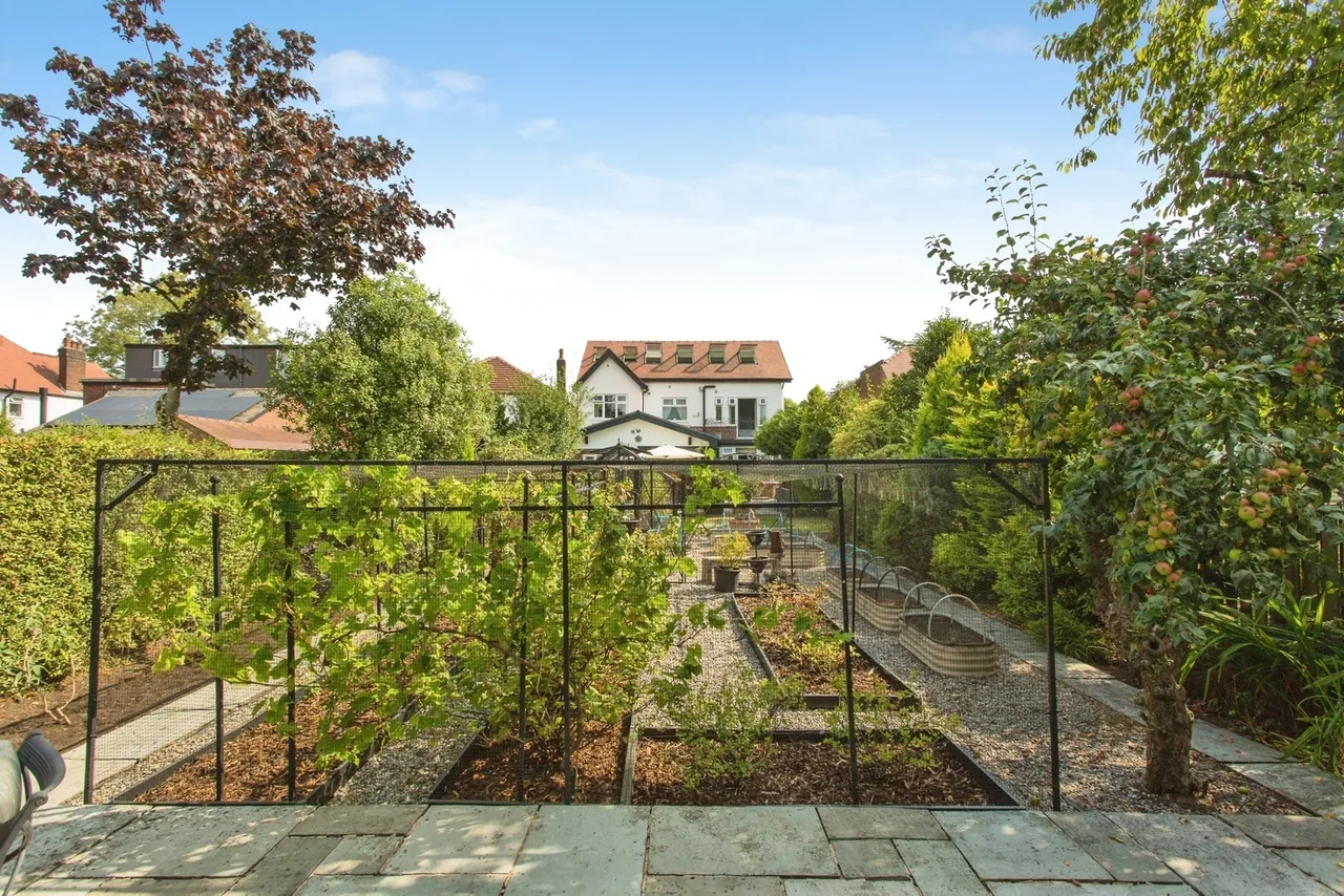 6 bed house for sale, Garstang Road, Fulwood, PR2