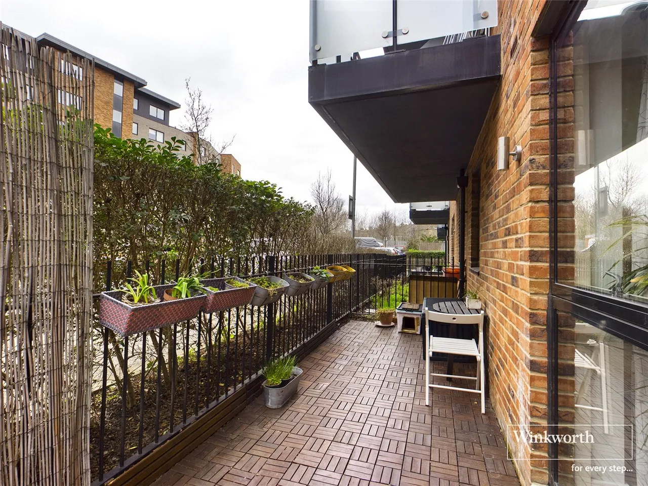 Armstrong Road, Neasden, London, NW10, photo 4