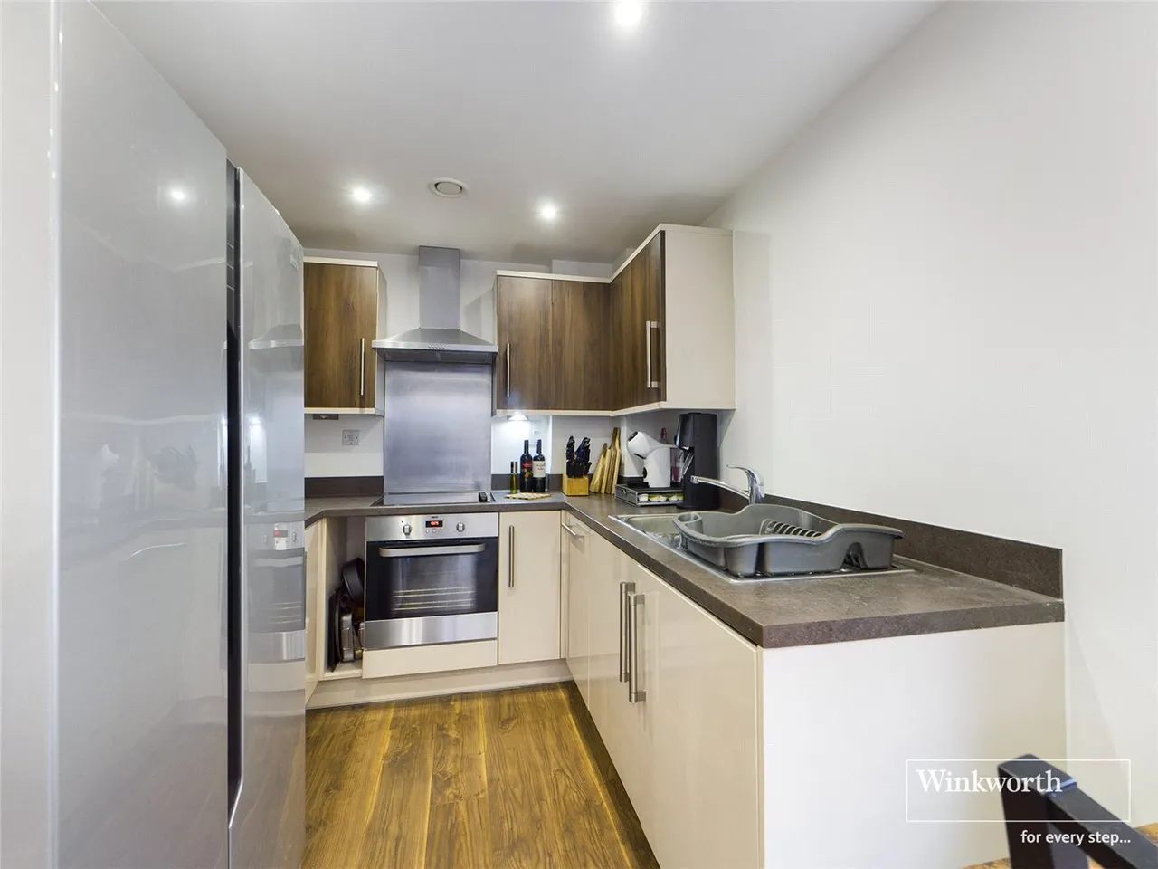 Armstrong Road, Neasden, London, NW10, photo 3
