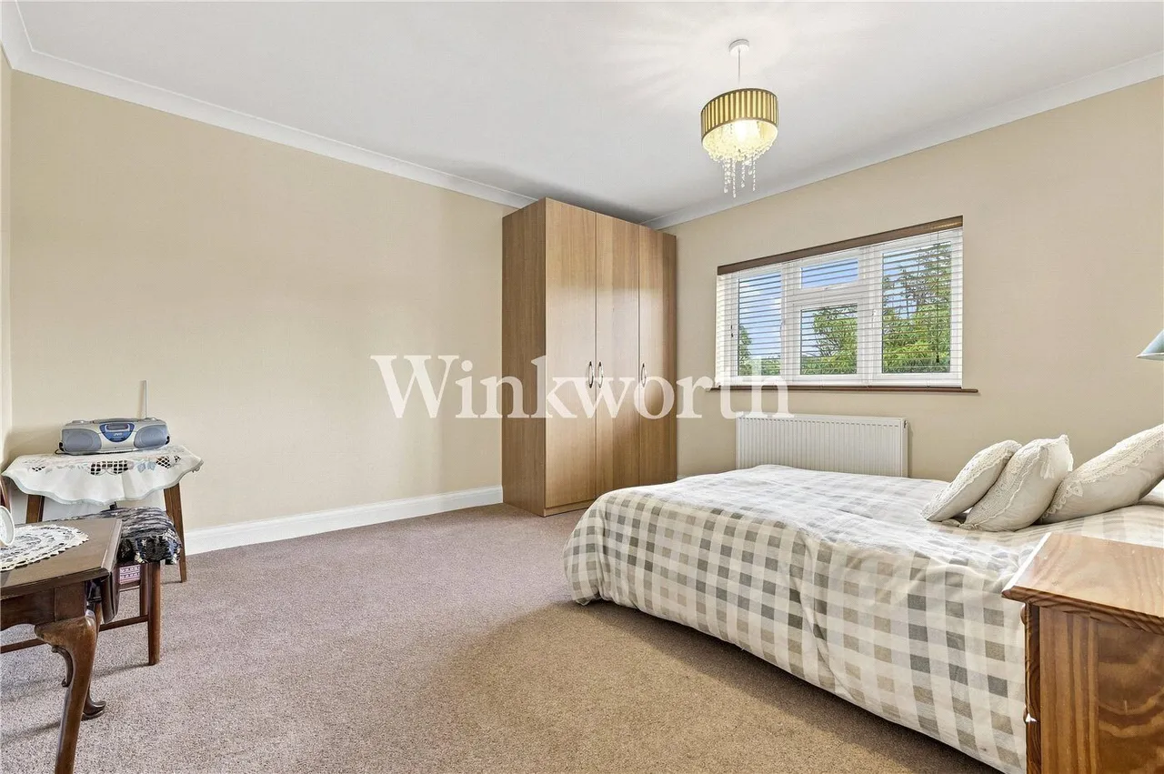 Connaught Gardens, London, N13, photo 12
