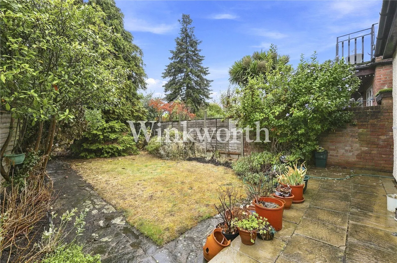 Connaught Gardens, London, N13, photo 15