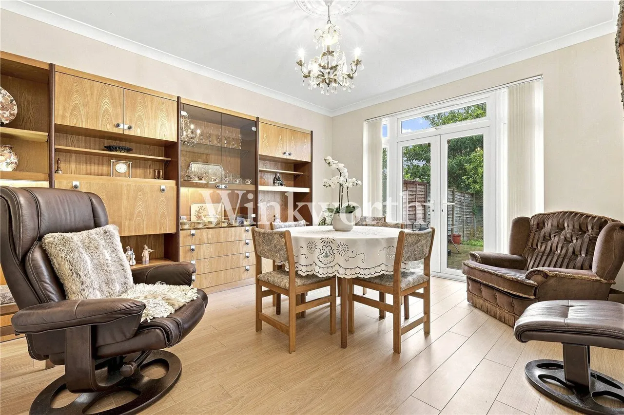 Connaught Gardens, London, N13, photo 4