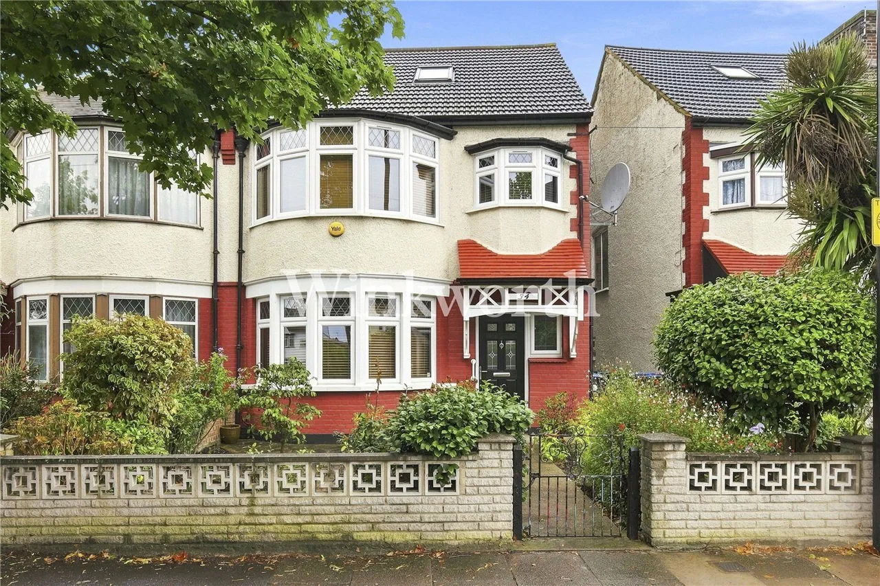 5 bed house for sale, Connaught Gardens, London, N13