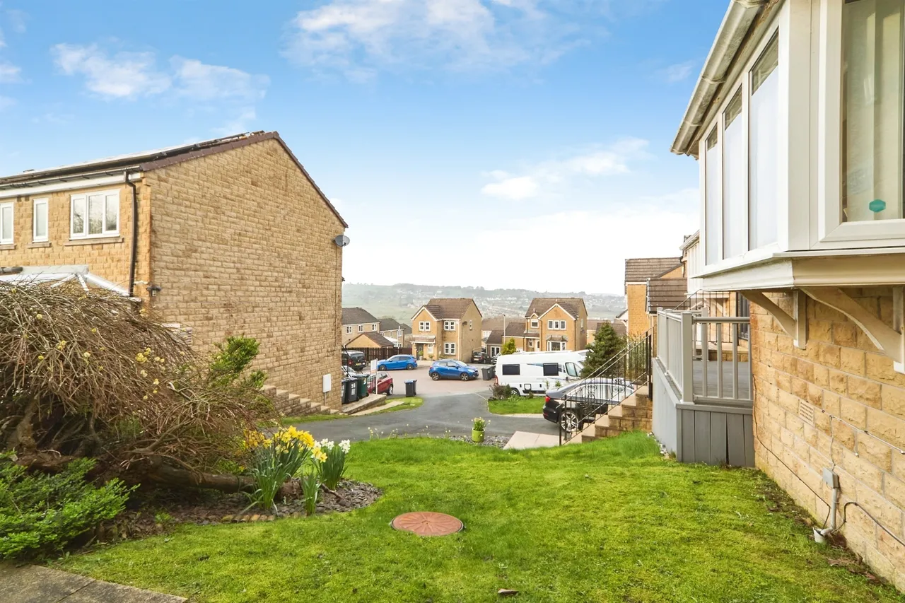 Highfell Rise, KEIGHLEY, photo 2