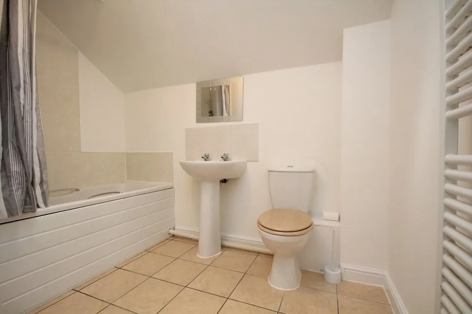 Trunk Road, Eston, North Yorkshire, TS6, photo 5