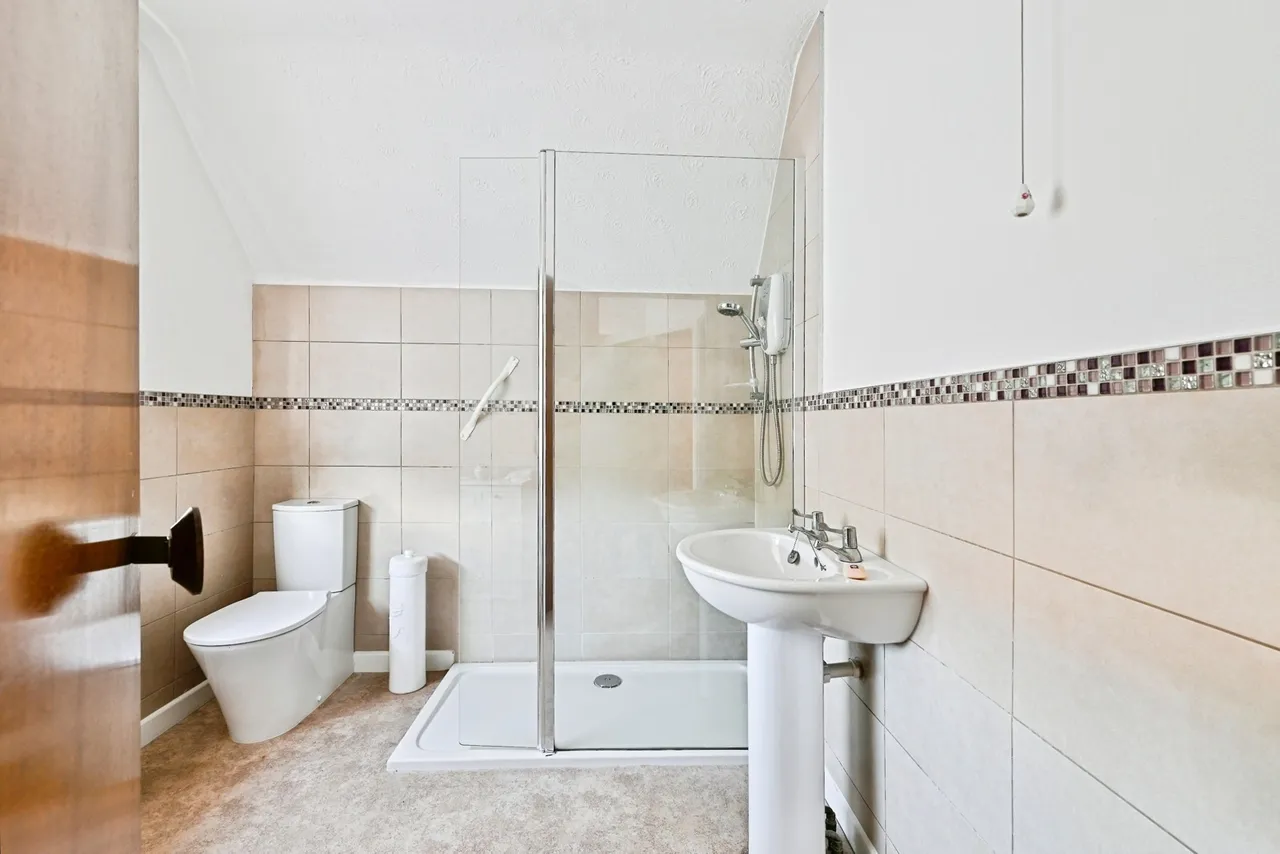 Nuthall Road, Nottingham, NG8, photo 3