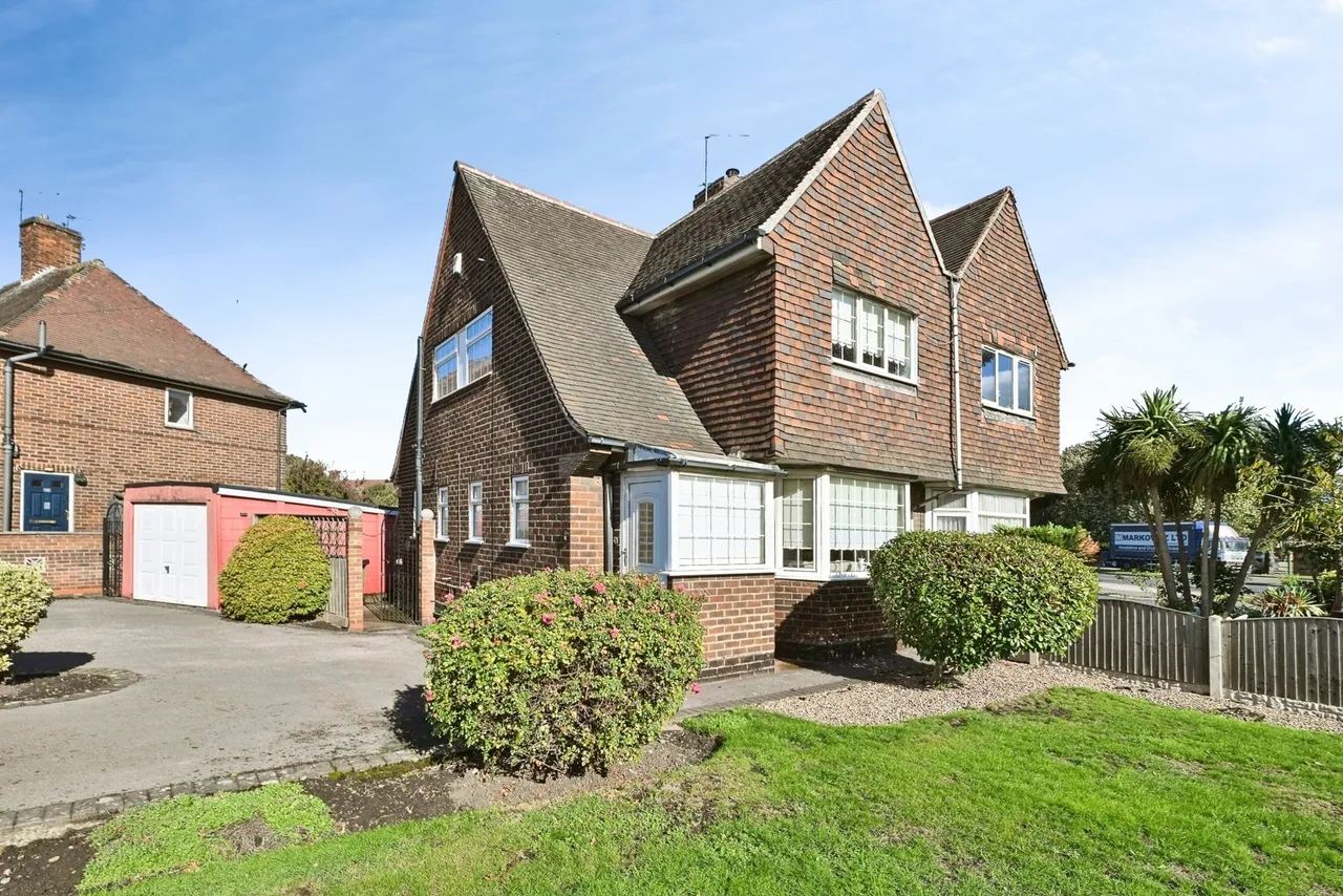 2 bed house for sale, Nuthall Road, Nottingham, NG8