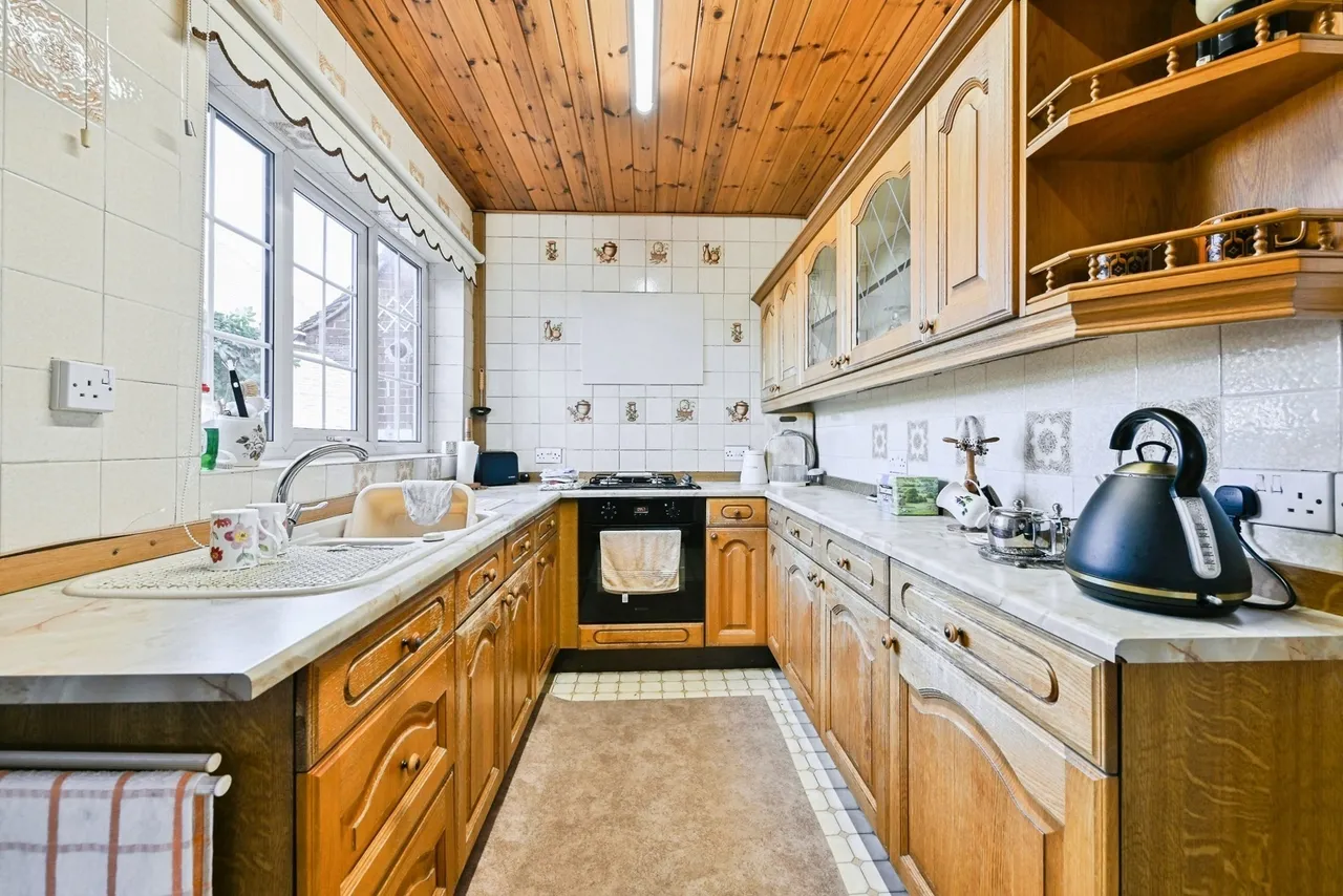 Nuthall Road, Nottingham, NG8, photo 4