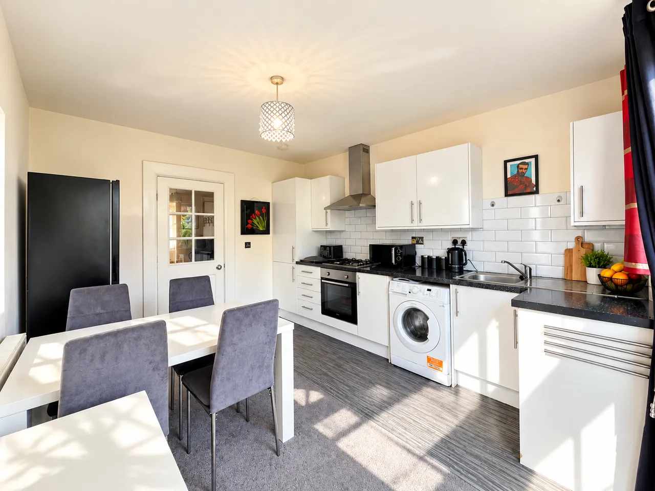 Newport Road, Denton, M34, photo 5