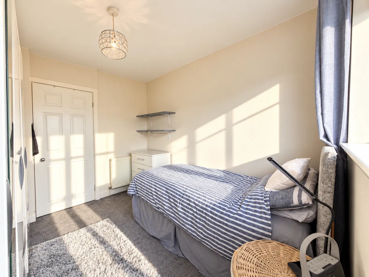 Newport Road, Denton, M34, photo 13