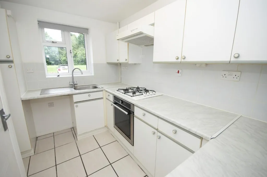 Chardonnay Close, New Duston, photo 2