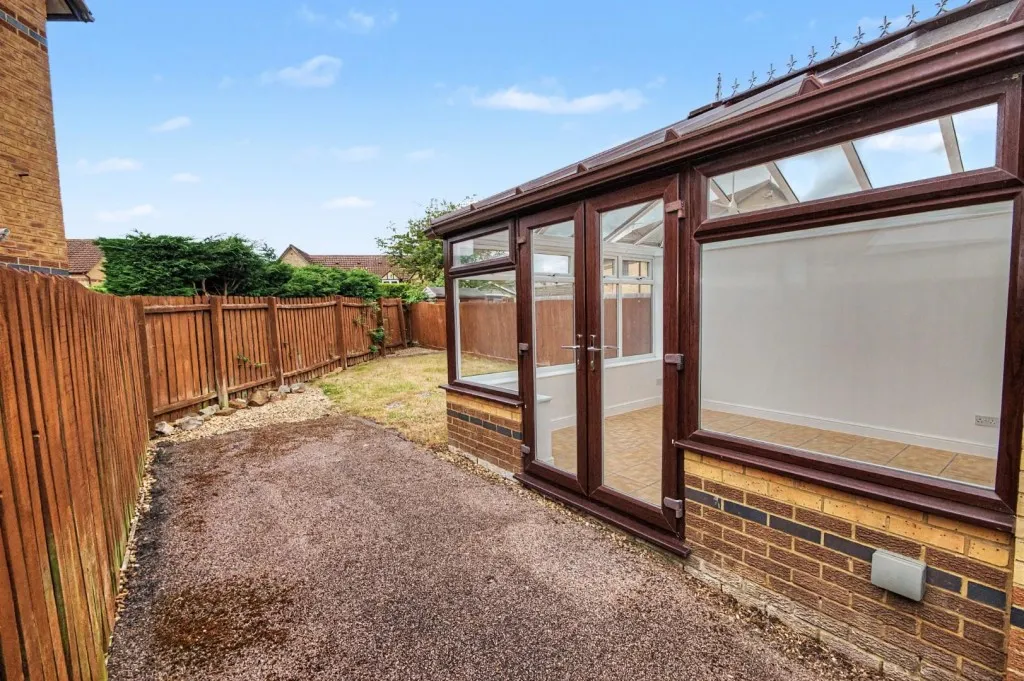 Chardonnay Close, New Duston, photo 11