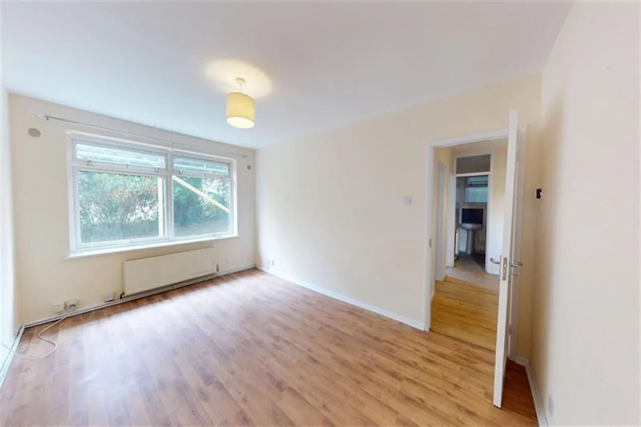 2 bed flat to rent, Buckingham Road, South Woodford, E18