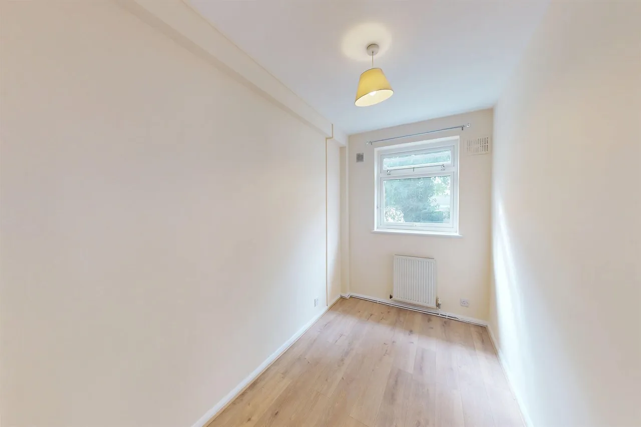 Buckingham Road, South Woodford, E18, photo 11