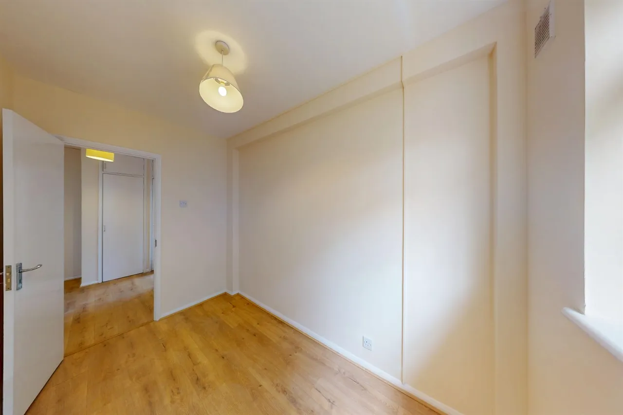 Buckingham Road, South Woodford, E18, photo 10