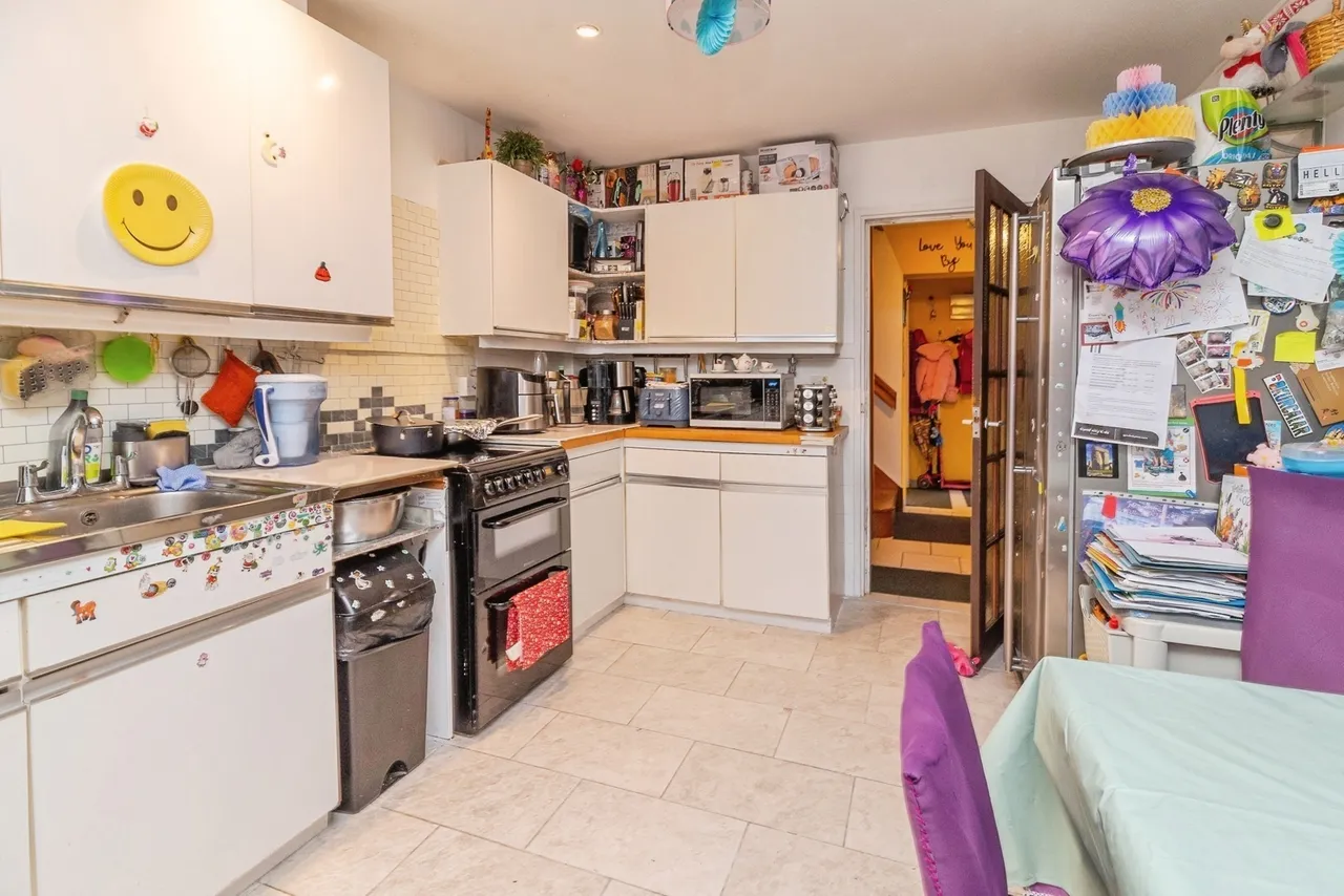Oldbrook Boulevard, Oldbrook, Milton Keynes, Buckinghamshire, MK6, photo 15