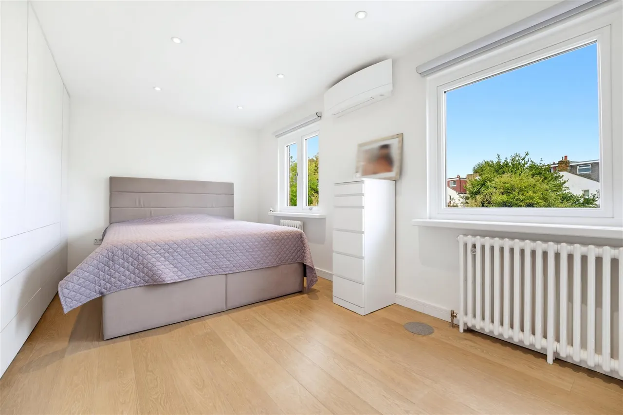 Clitherow Avenue, Hanwell, photo 11