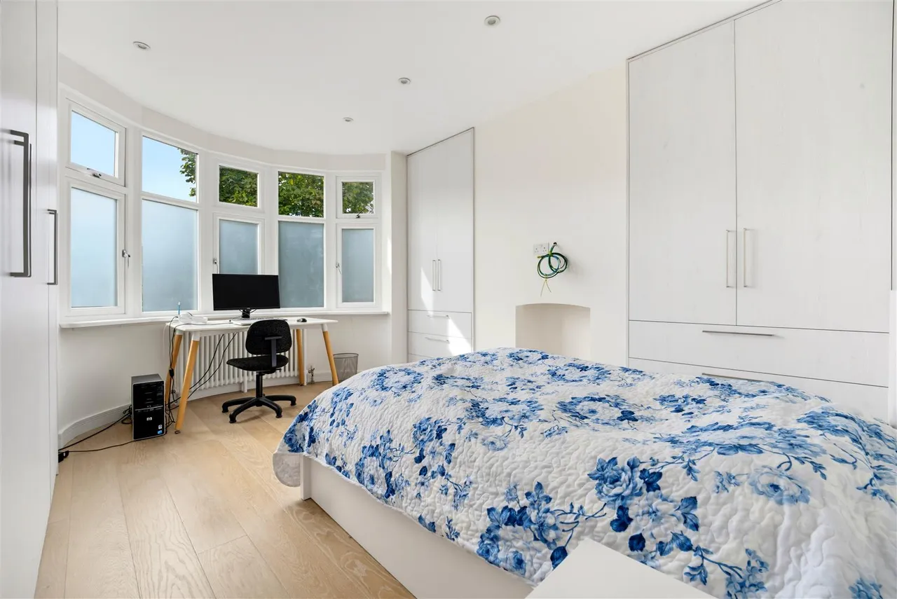 Clitherow Avenue, Hanwell, photo 13