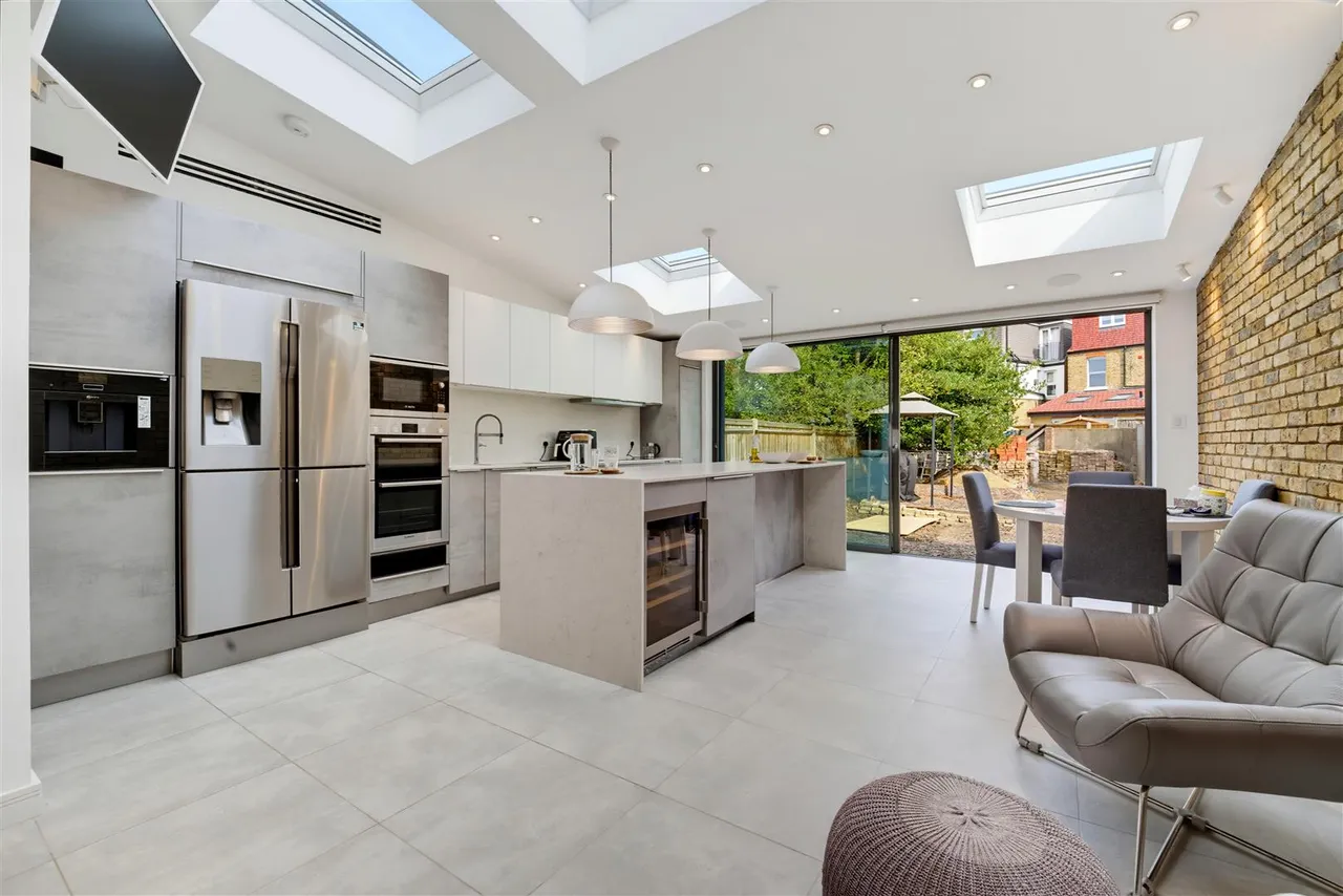 Clitherow Avenue, Hanwell, photo 6