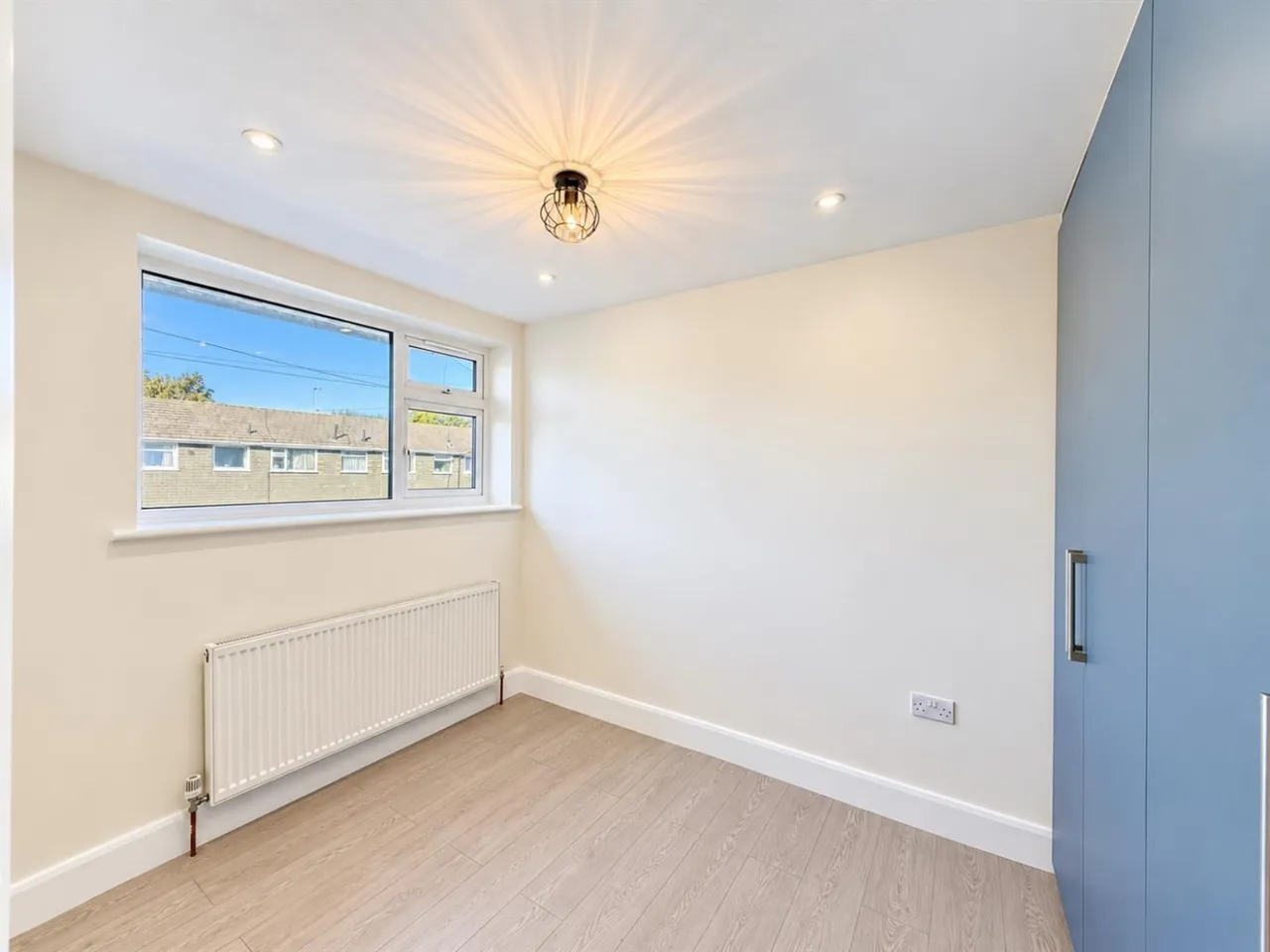 bed House, Terraced To LetWhytecroft, TW5, photo 12