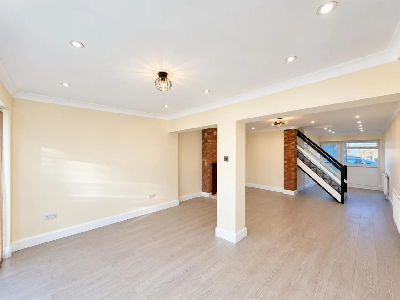 bed House, Terraced To LetWhytecroft, TW5, photo 10