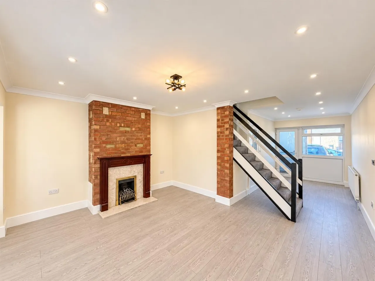 bed House, Terraced To LetWhytecroft, TW5, photo 15