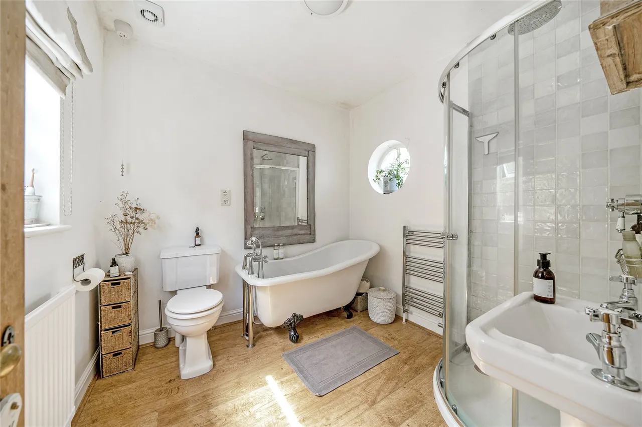 Jacobs Well Road, Jacobs Well, GU4, photo 10