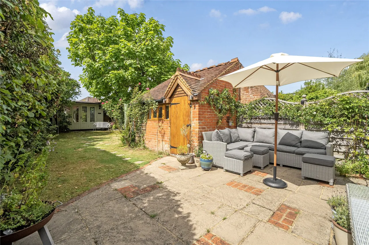 Jacobs Well Road, Jacobs Well, GU4, photo 18