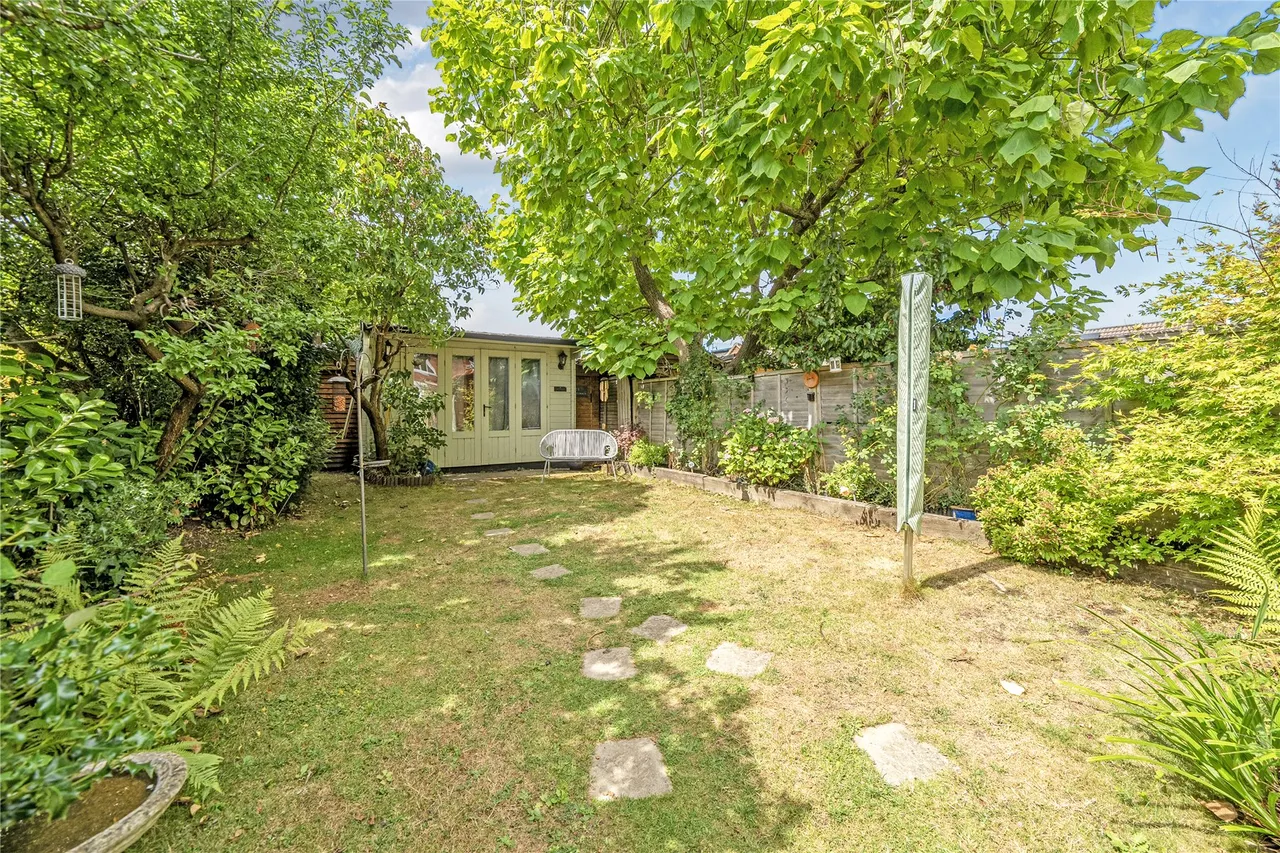 Jacobs Well Road, Jacobs Well, GU4, photo 17