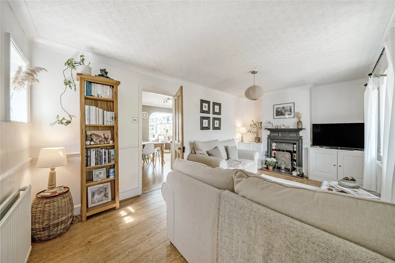 Jacobs Well Road, Jacobs Well, GU4, photo 6