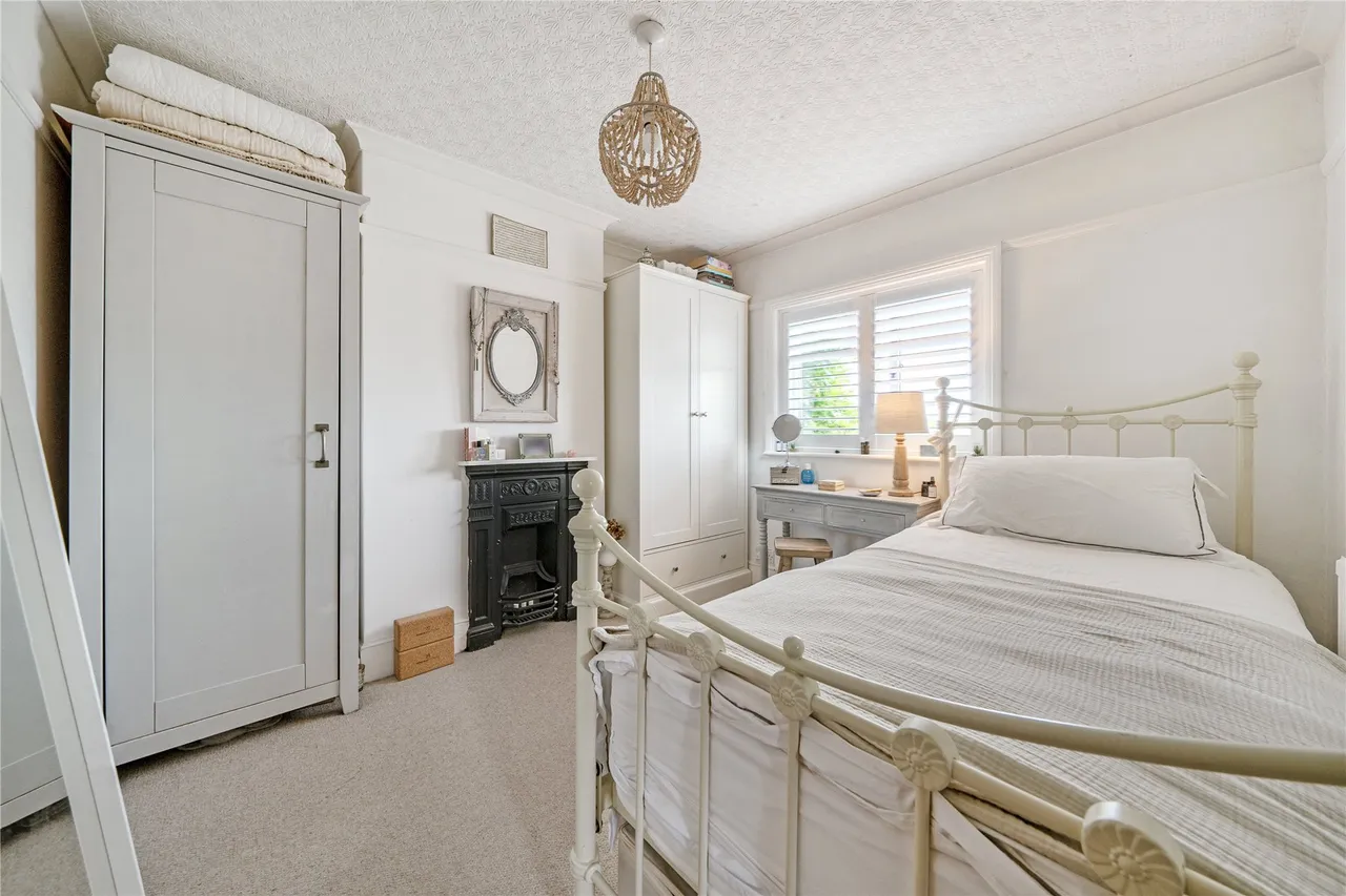 Jacobs Well Road, Jacobs Well, GU4, photo 12