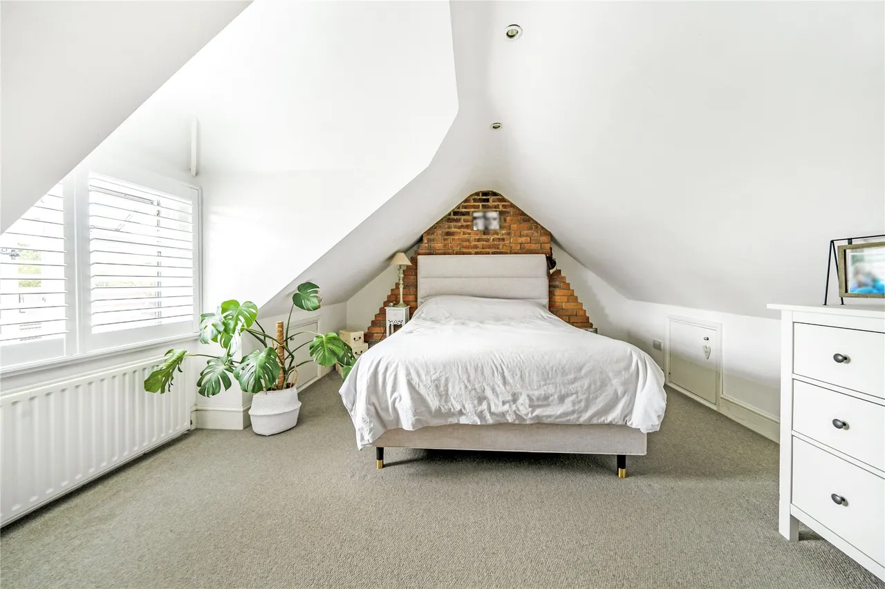 Jacobs Well Road, Jacobs Well, GU4, photo 13