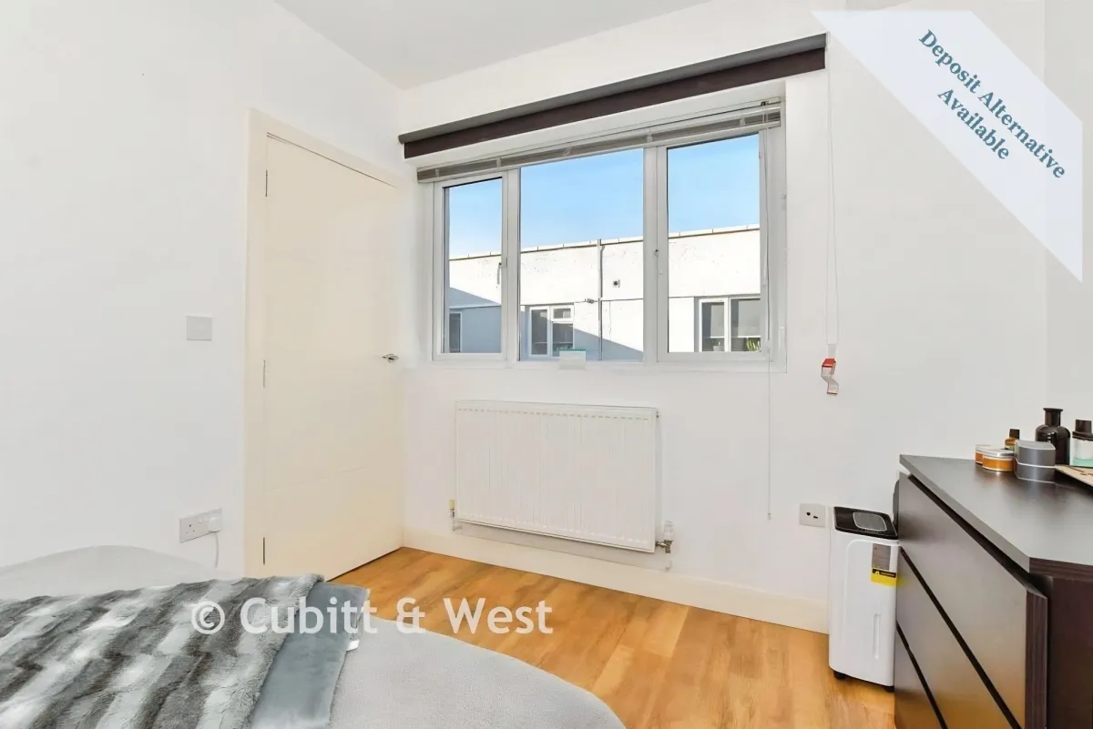 Gatwick Road, Crawley, RH10, photo 8