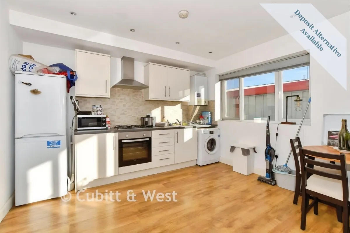 Gatwick Road, Crawley, RH10, photo 4