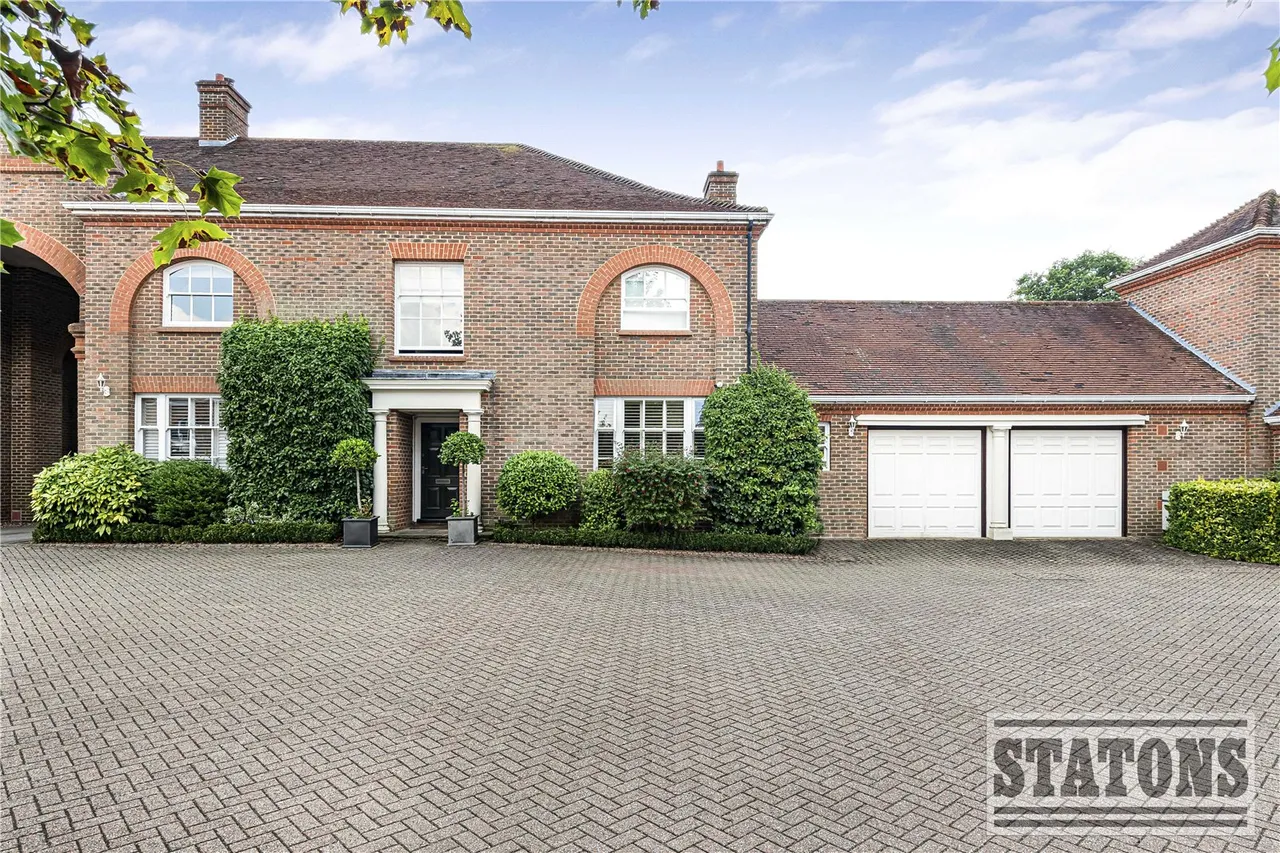 6 bed house for sale — Northaw Place, Coopers Lane, Northaw, Potters Bar, EN6 4NQ